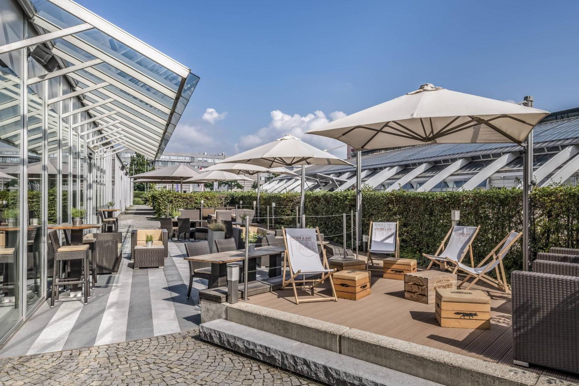 Courtyard By Marriott Linz Hotel Exterior photo